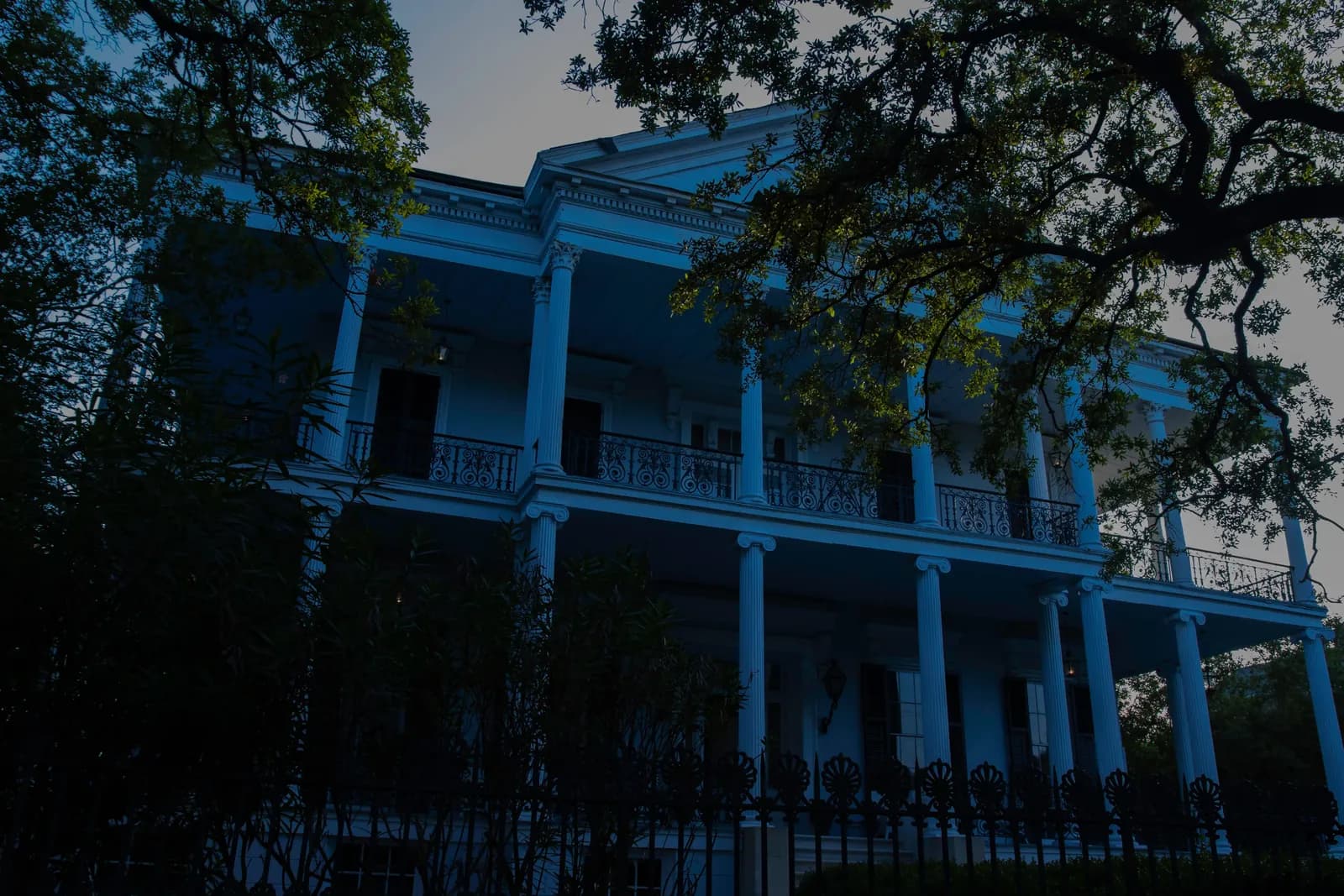 Buckner Mansion New Orleans — AHS Coven house seen on Cajun Encounters ghost bus