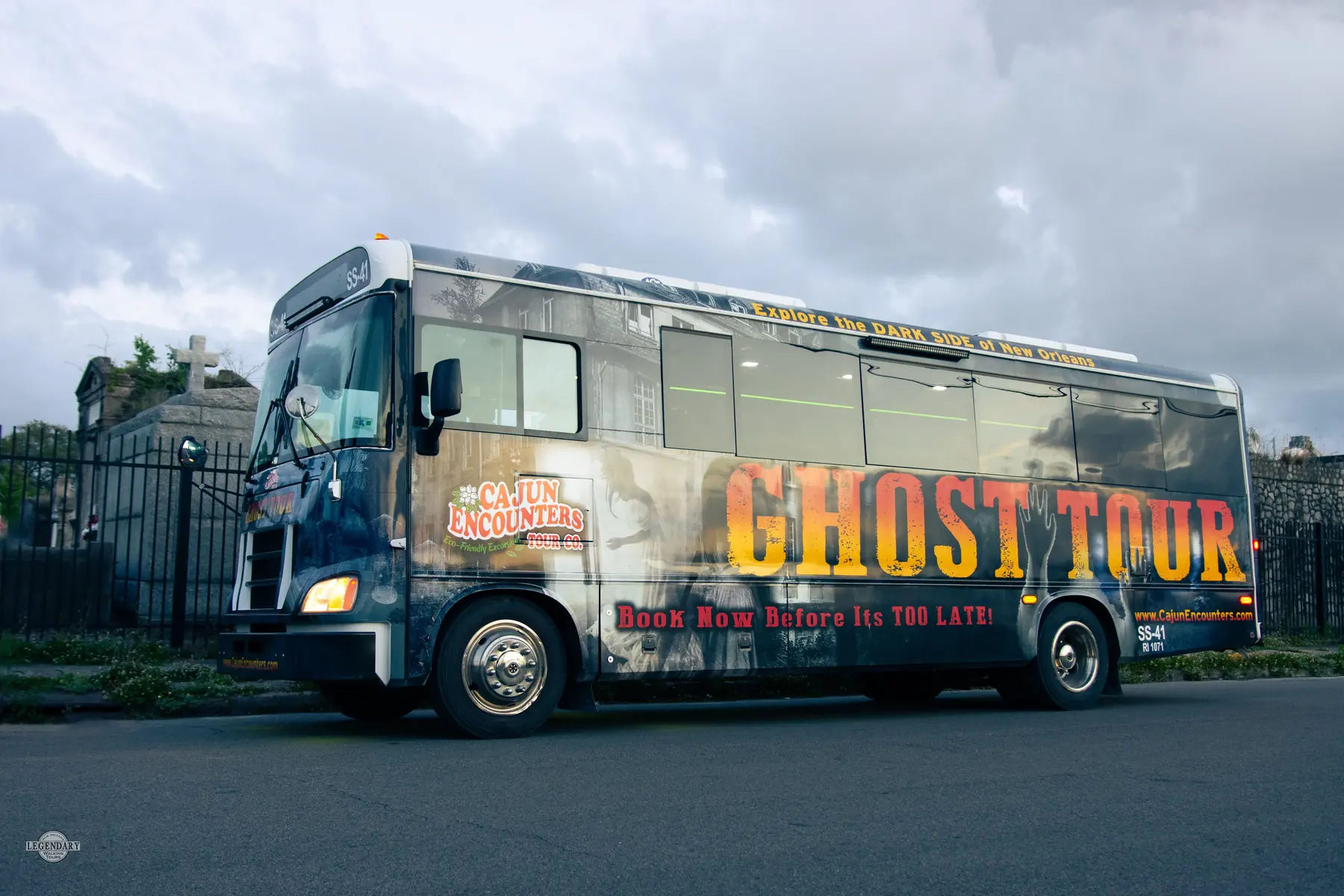 Cajun Encounters ghost bus — haunted New Orleans night tour