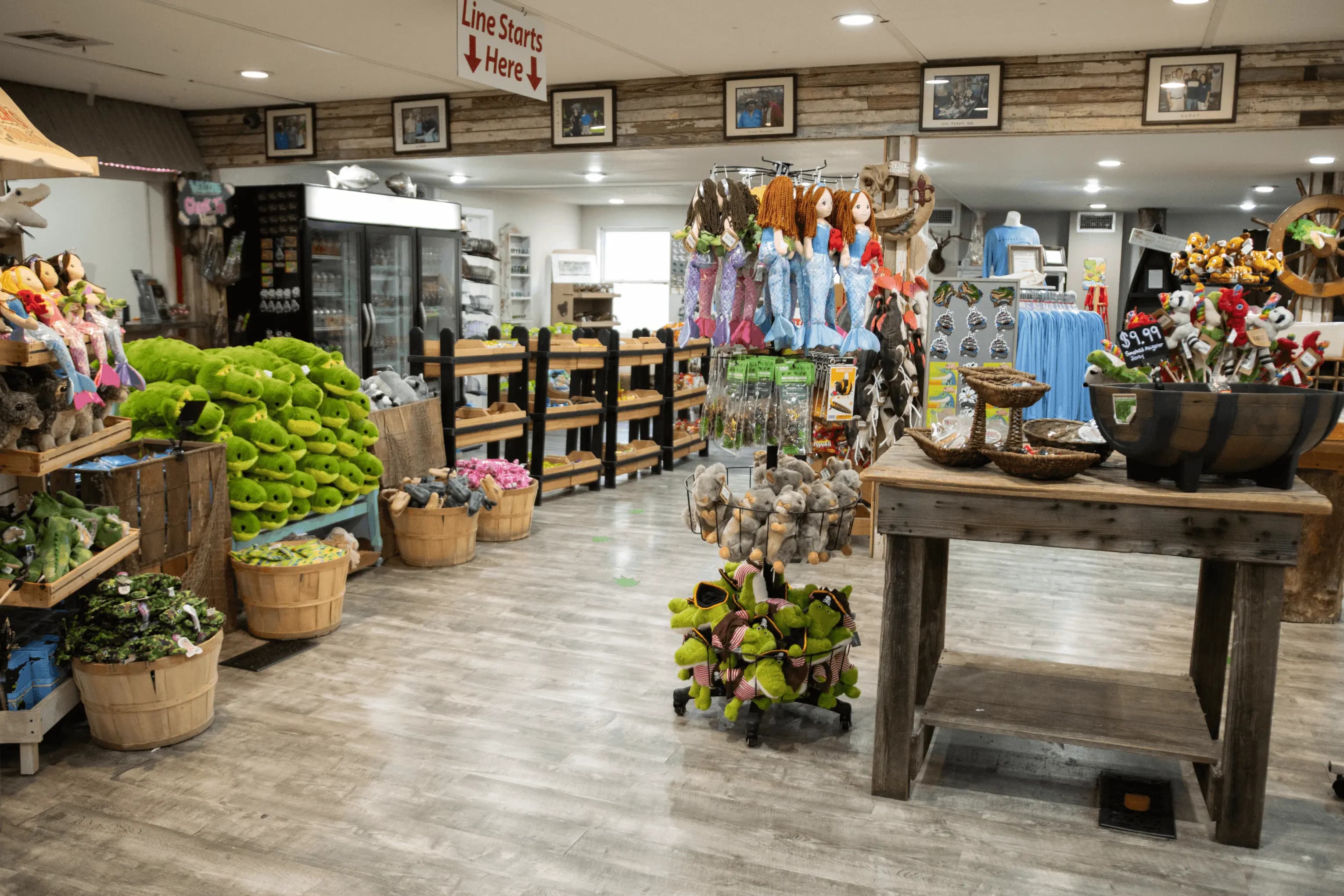 A wide-set photo of Cajun Encounter's Gift Shop
