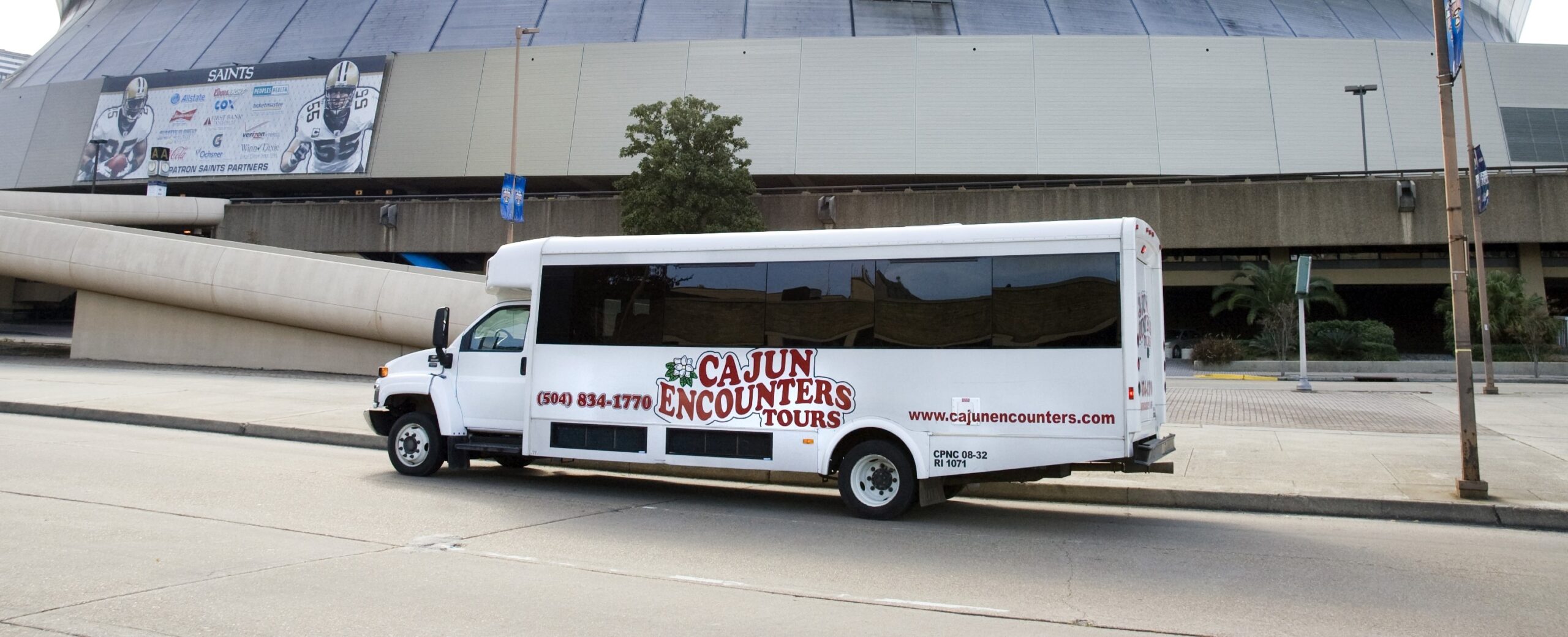 New Orleans City Bus Tour in front of Superdome