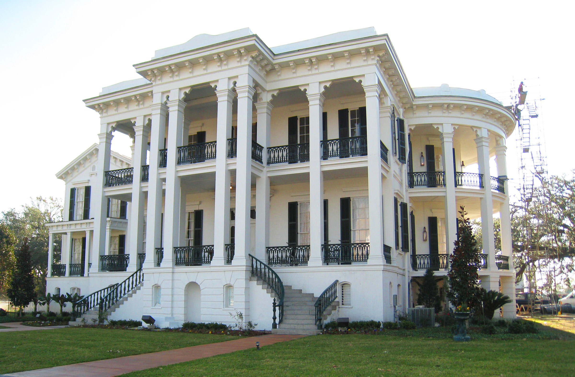 The Nottoway Plantation on a sunny day.